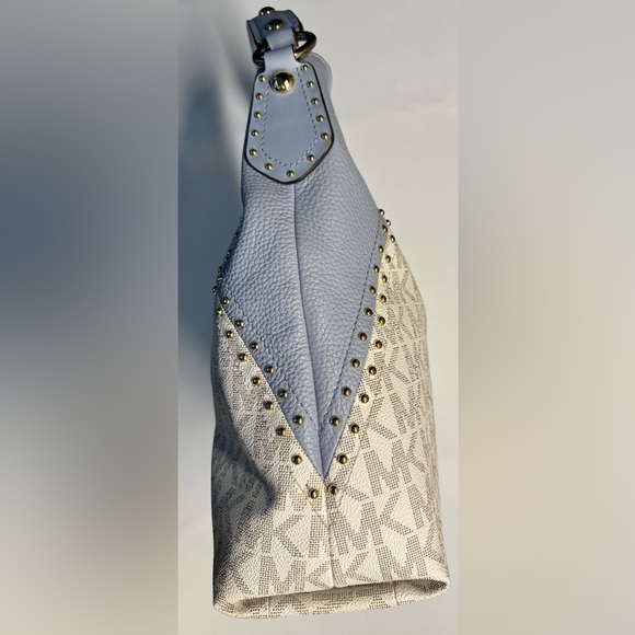 Michael Kors Blue and Cream Women's Bag - Picture 6 of 15